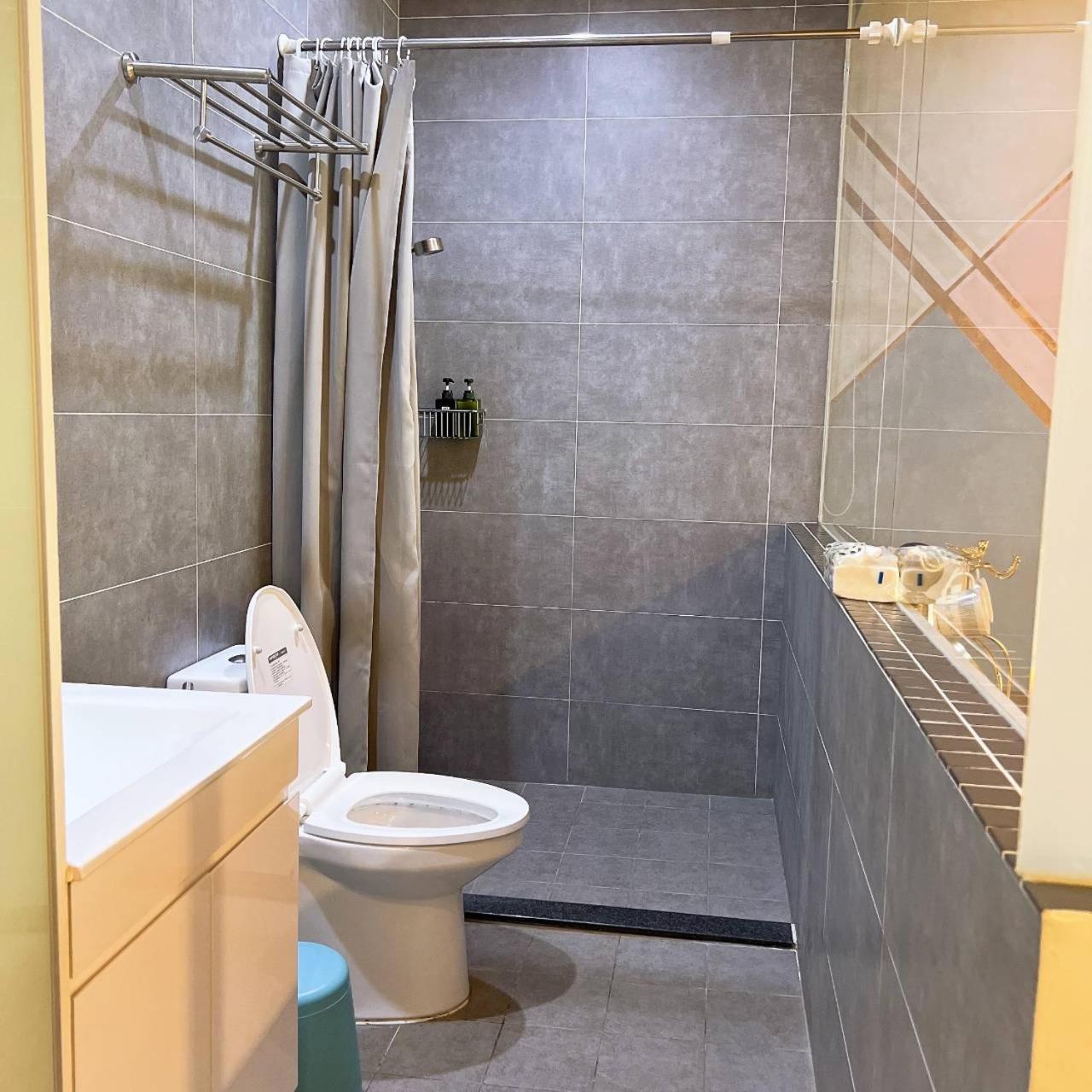 Canal Walk Inn Tainan Esterno foto